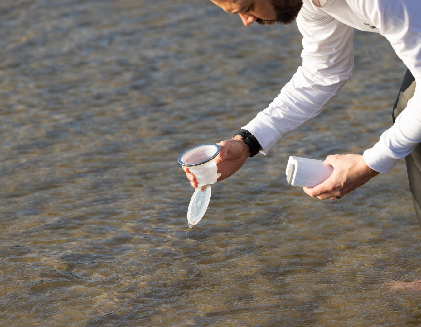 Field sampling with a Bactiquick tester in hand